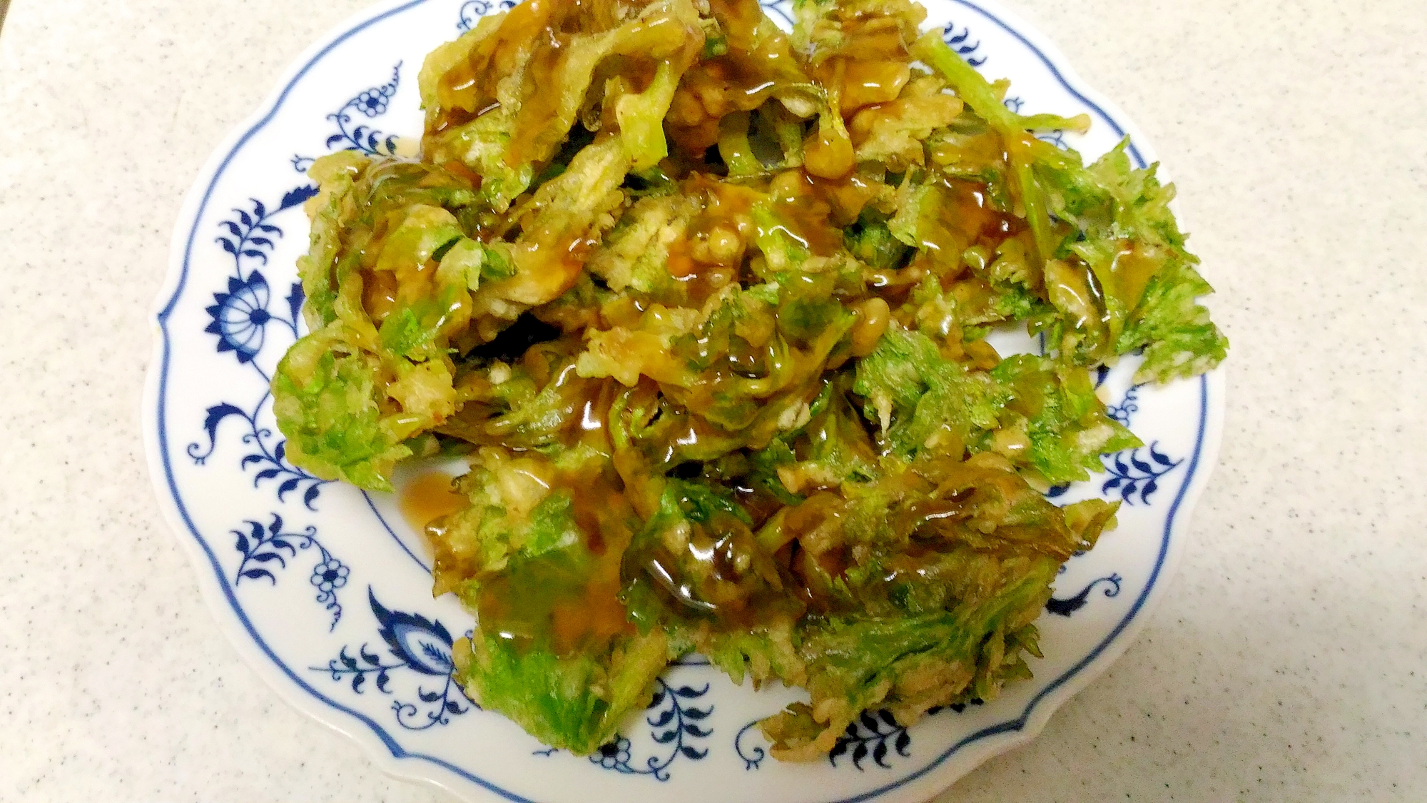 セロリの葉の南蛮酢掛けの写真