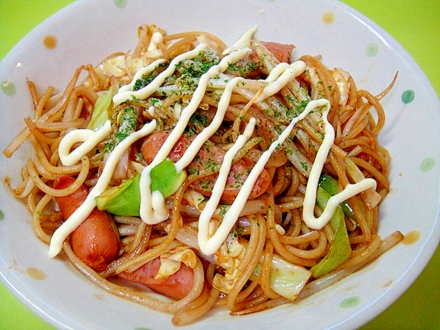 焼きそば風☆もやしとウインナーのハーフパスタの写真