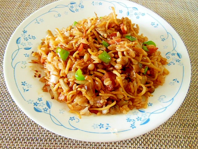野菜たっぷり！焼きそばめし♪の写真