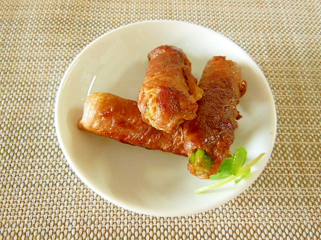 細切りピーマンの豚肉巻きおかず♪の写真
