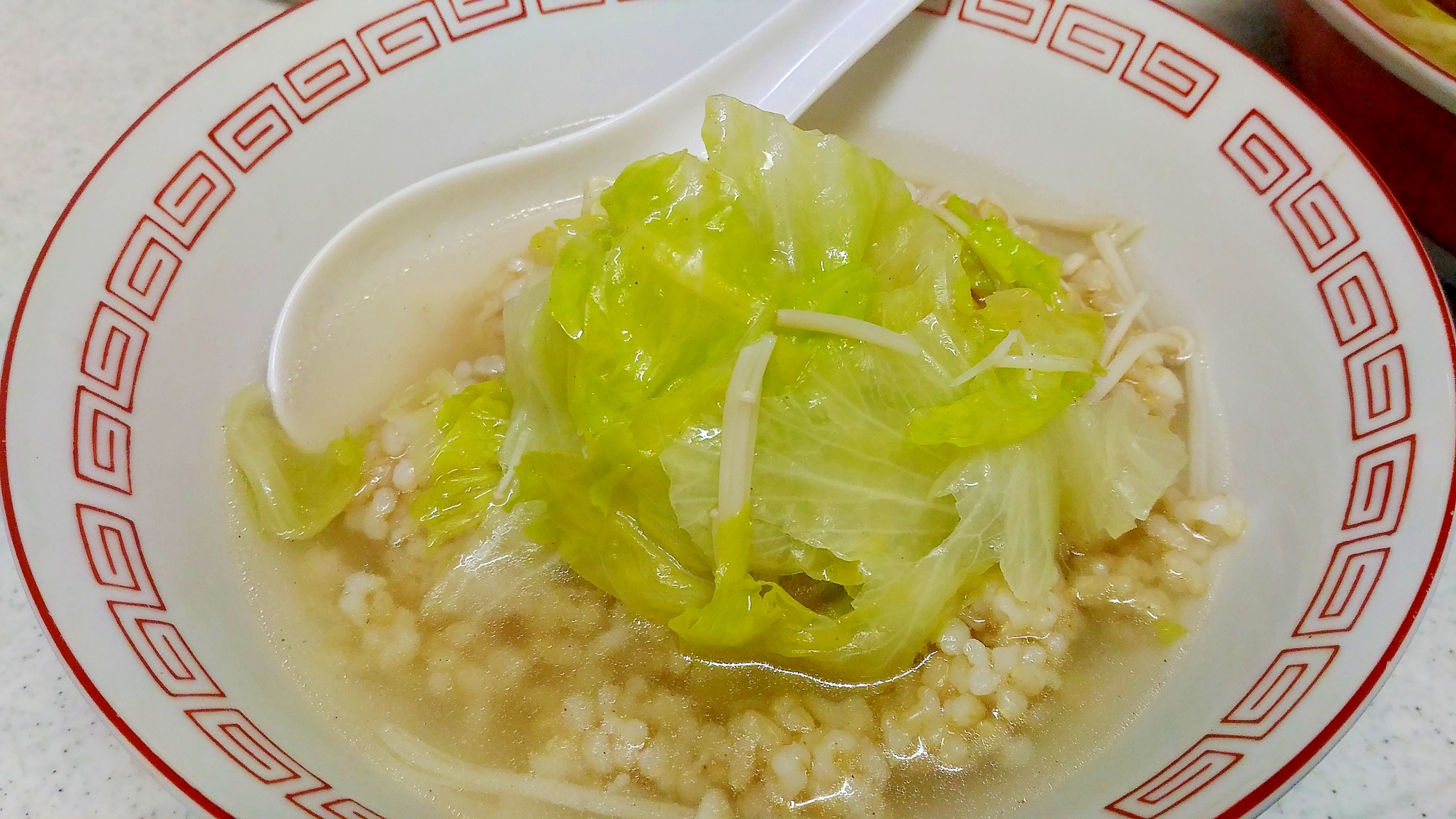 レタスたっぷりスープご飯の写真