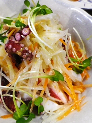 タコ人参大根の辛子マリネの写真