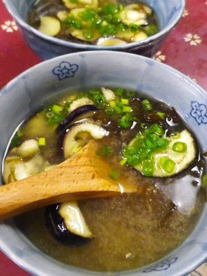 茄子もずくのさっぱり味噌汁の写真