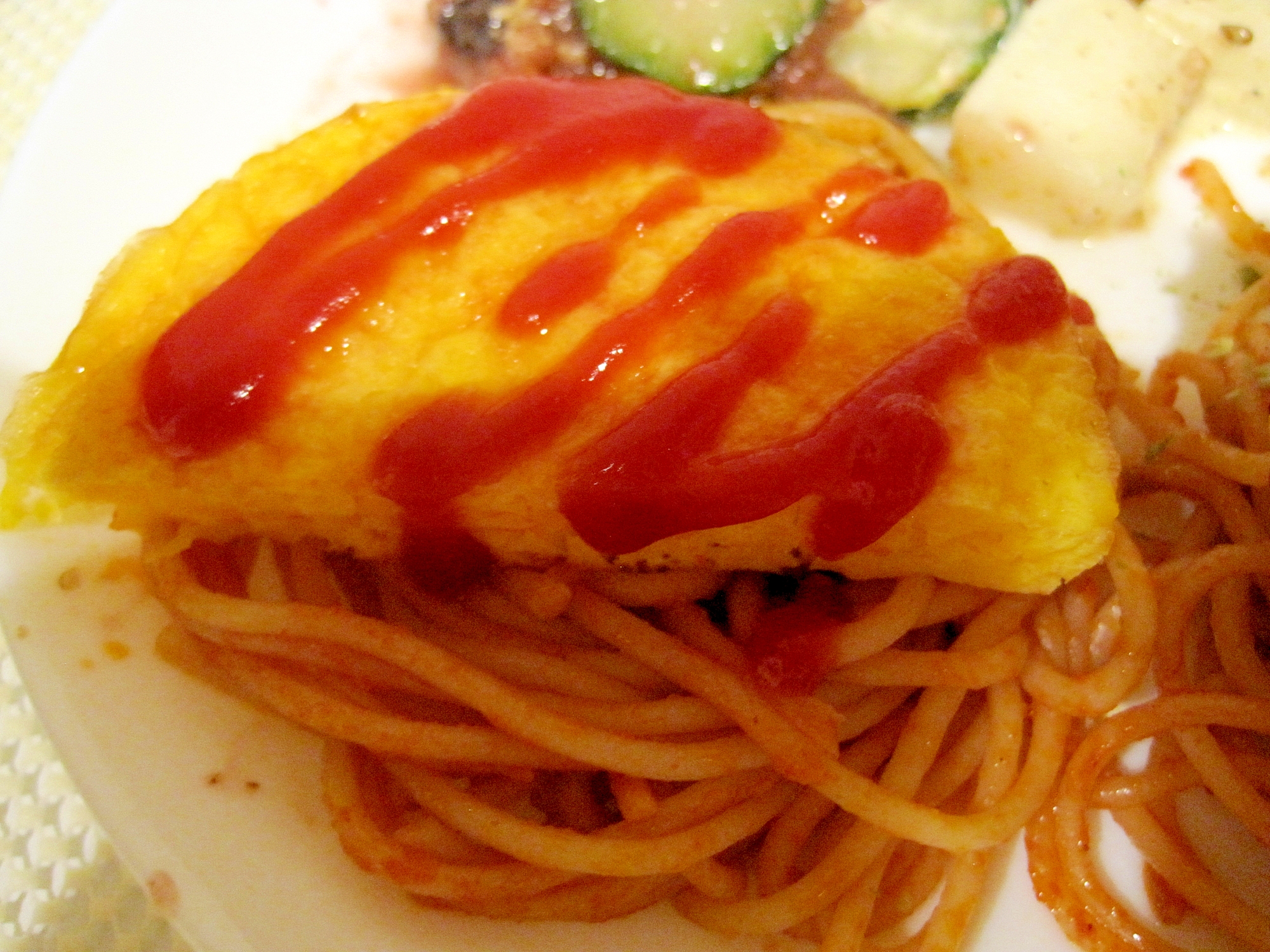 オムレツパスタの写真