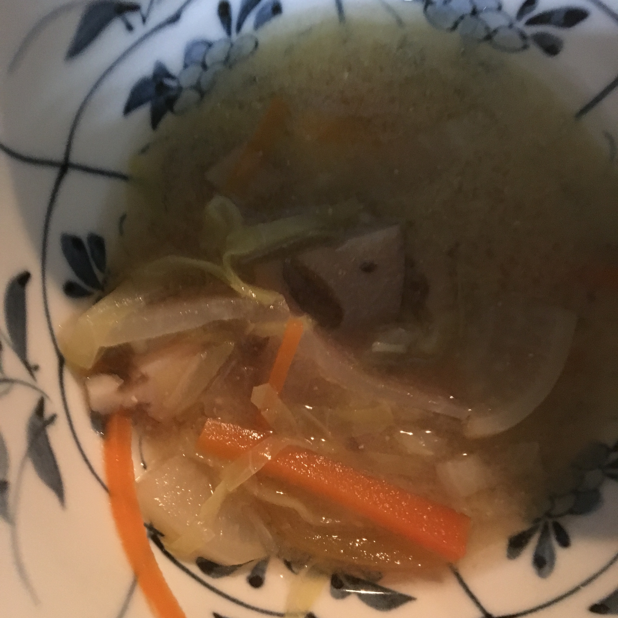 ころっと皮付き蓮根入り味噌汁の写真