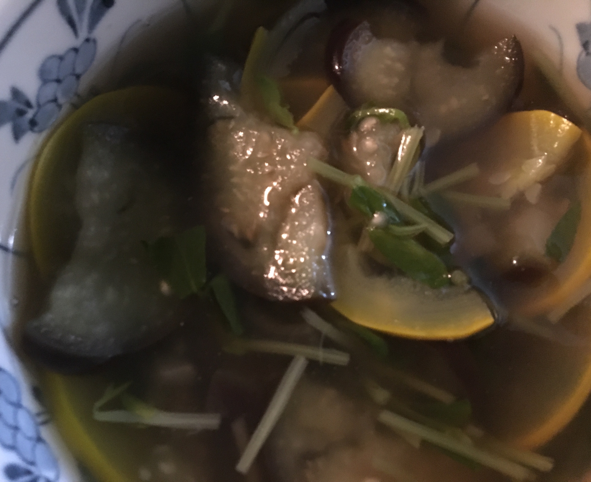 ズッキーニとナスと豆苗の冷たいスープの写真