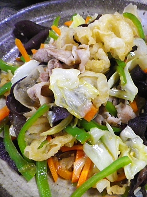 白黒きくらげ肉野菜炒めの写真