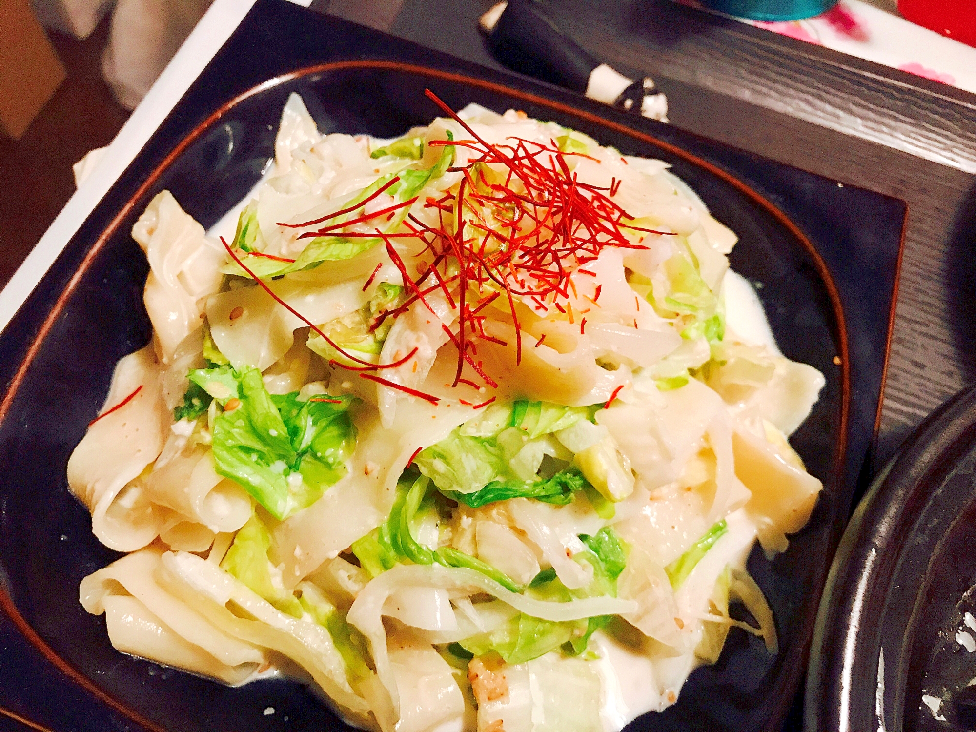 餃子の皮のシャクシャクもっちりサラダフェットチーネの写真