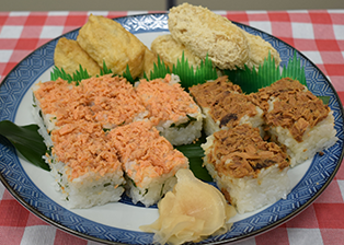 京都府「いなり寿司と鮪・しゃけの押し寿司」ＪＡ京都市女性部の写真