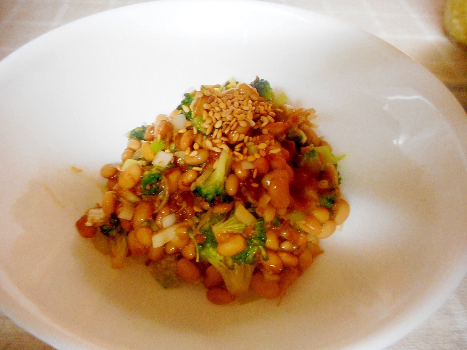 丸ごとレシピ、納豆とブロッコリーの醤油麹和えの写真