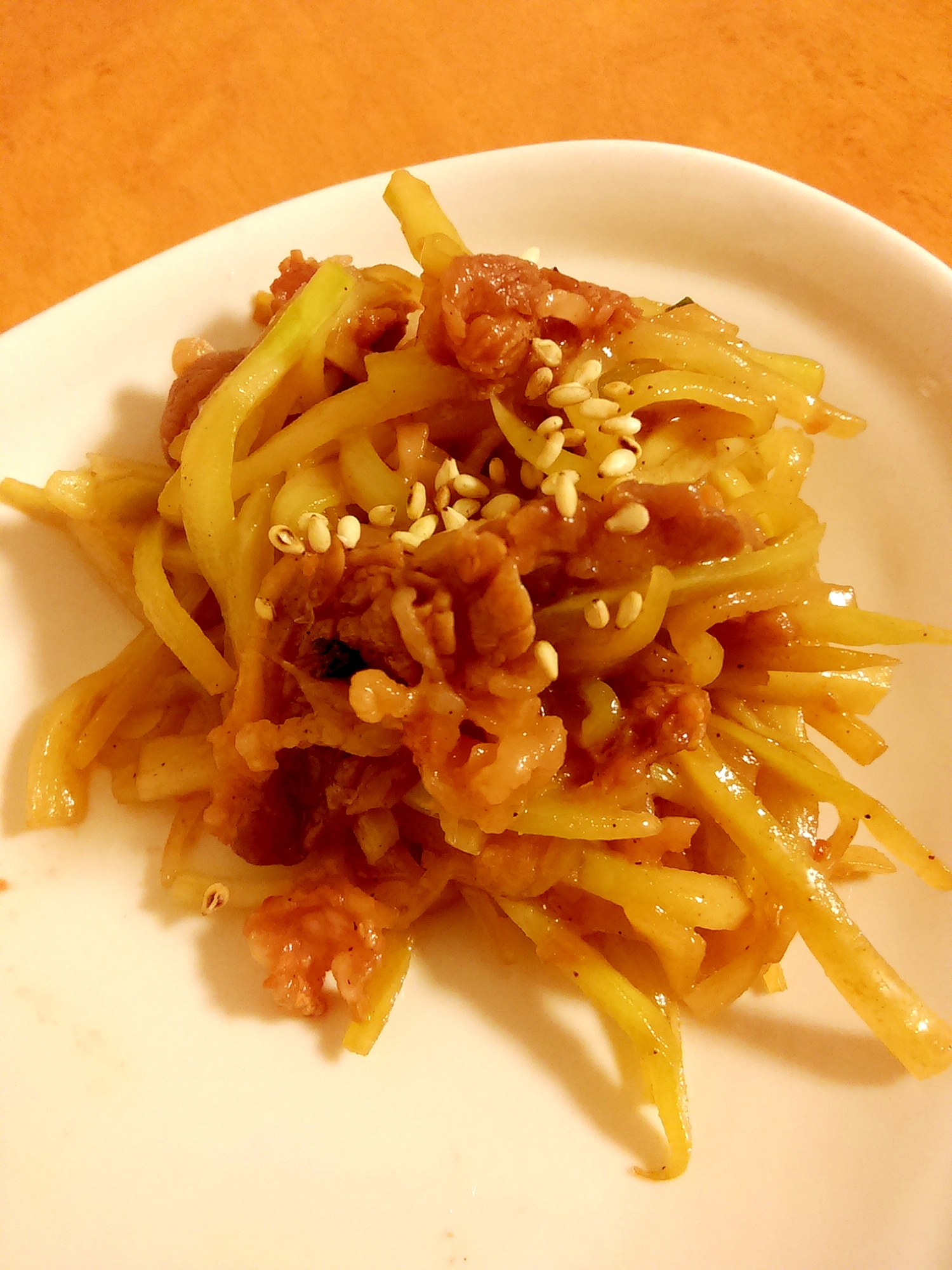 簡単★節約★ブロッコリーの芯と豚肉のめんつゆ炒めの写真