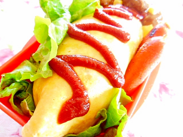 ラップ使いで簡単❤レタス入り豚炒飯のオムレツ弁当❤の写真