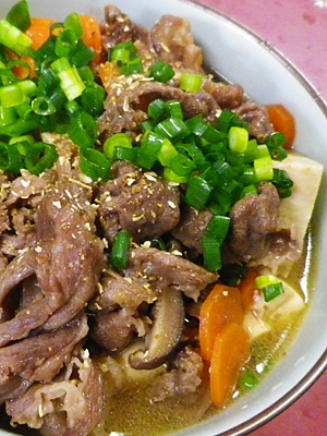 簡単、肉豆腐の写真