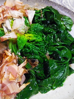 根元も食べよう、丸ごとちぢみホウレン草おひたしの写真