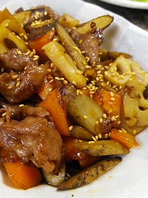 根菜牛肉のピリ辛きんぴらの写真