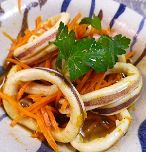 イカ人参カレーマリネの写真
