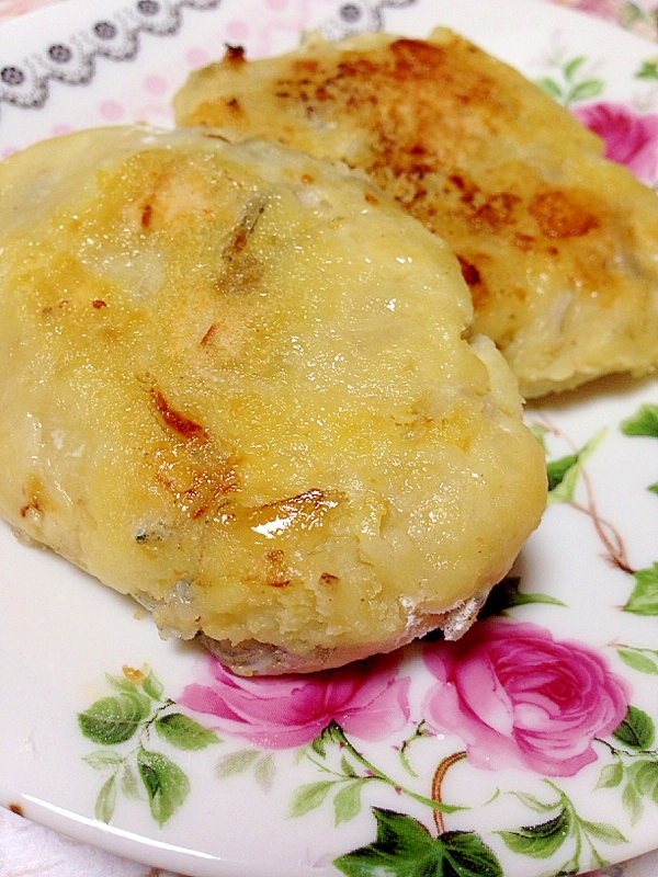 さつま芋で♡じゃこ＆とろけるチーズの焼きコロッケの写真