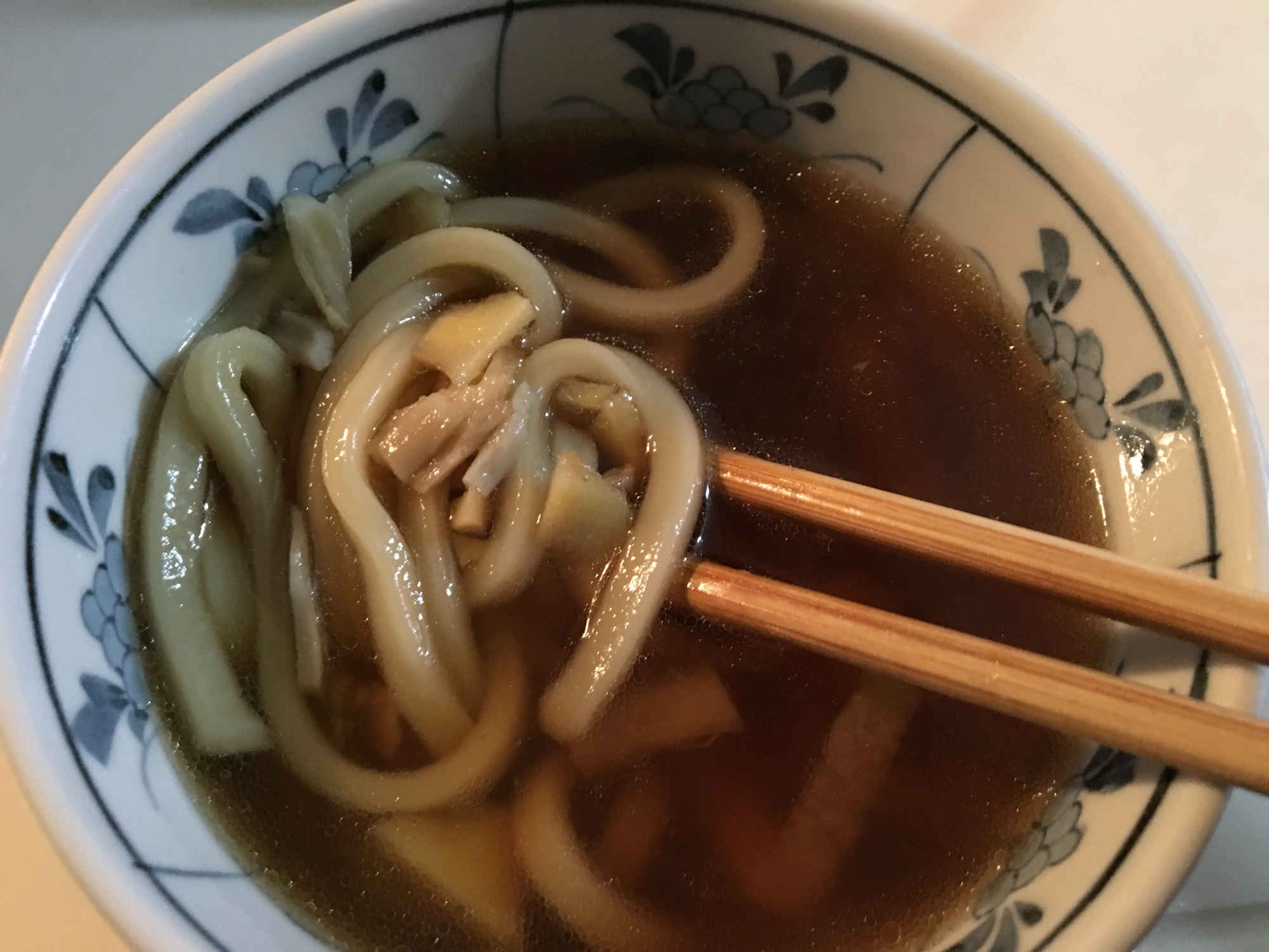 生姜と椎茸で讃岐うどんの写真