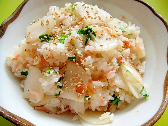 カブとあみえびの梅炒飯の写真