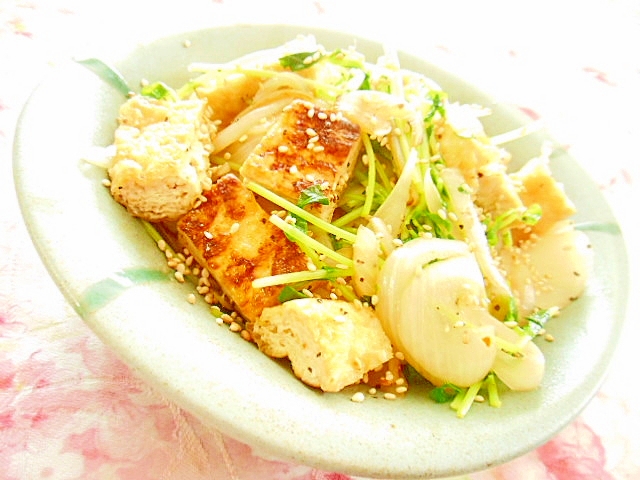 ❤大判厚揚げと玉葱と豆苗の和風ソテー❤の写真