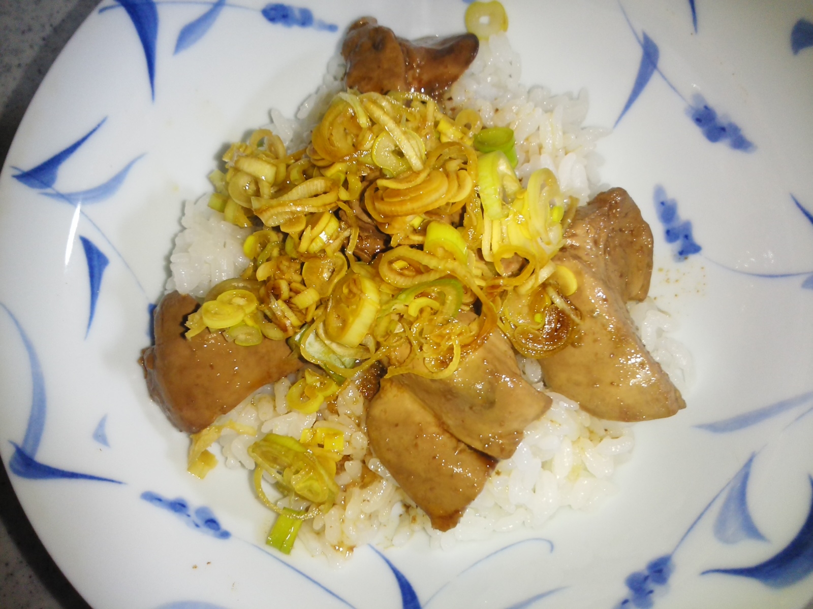 電子レンジでOK！がっつり生姜レバ丼の写真