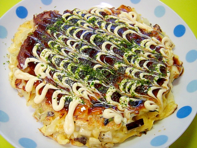 茄子とキャベツ豚肉のお好み焼きの写真