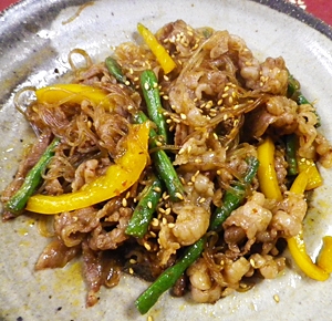 いんげんパプリカ春雨牛肉の豆板醤炒めの写真